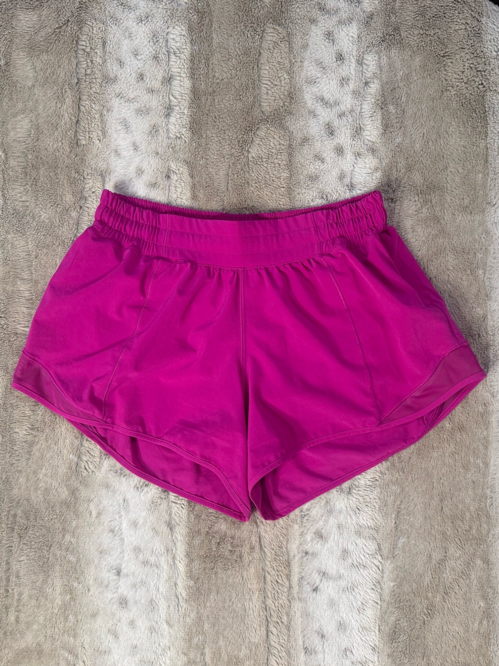 Lululemon Hotty Hot Short II "Long 4" in 
Ripened Raspberry Size 6 - Picture 5 of 16